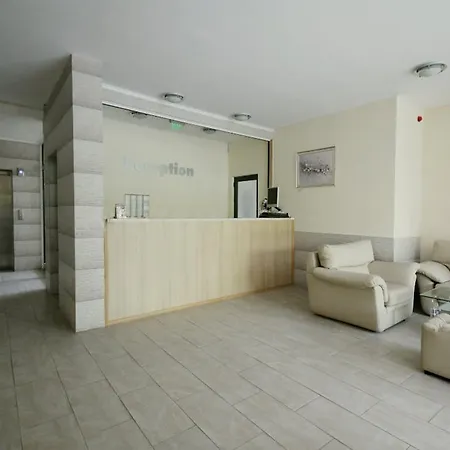 Private In Yalta Sables d'or