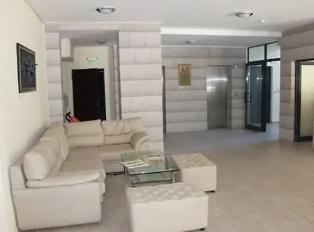 Private In Yalta